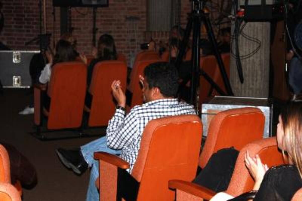 Frank Solano en la grabación del DVD acústico de Santiago Cruz, "Cruce de Caminos". 29 de marzo.