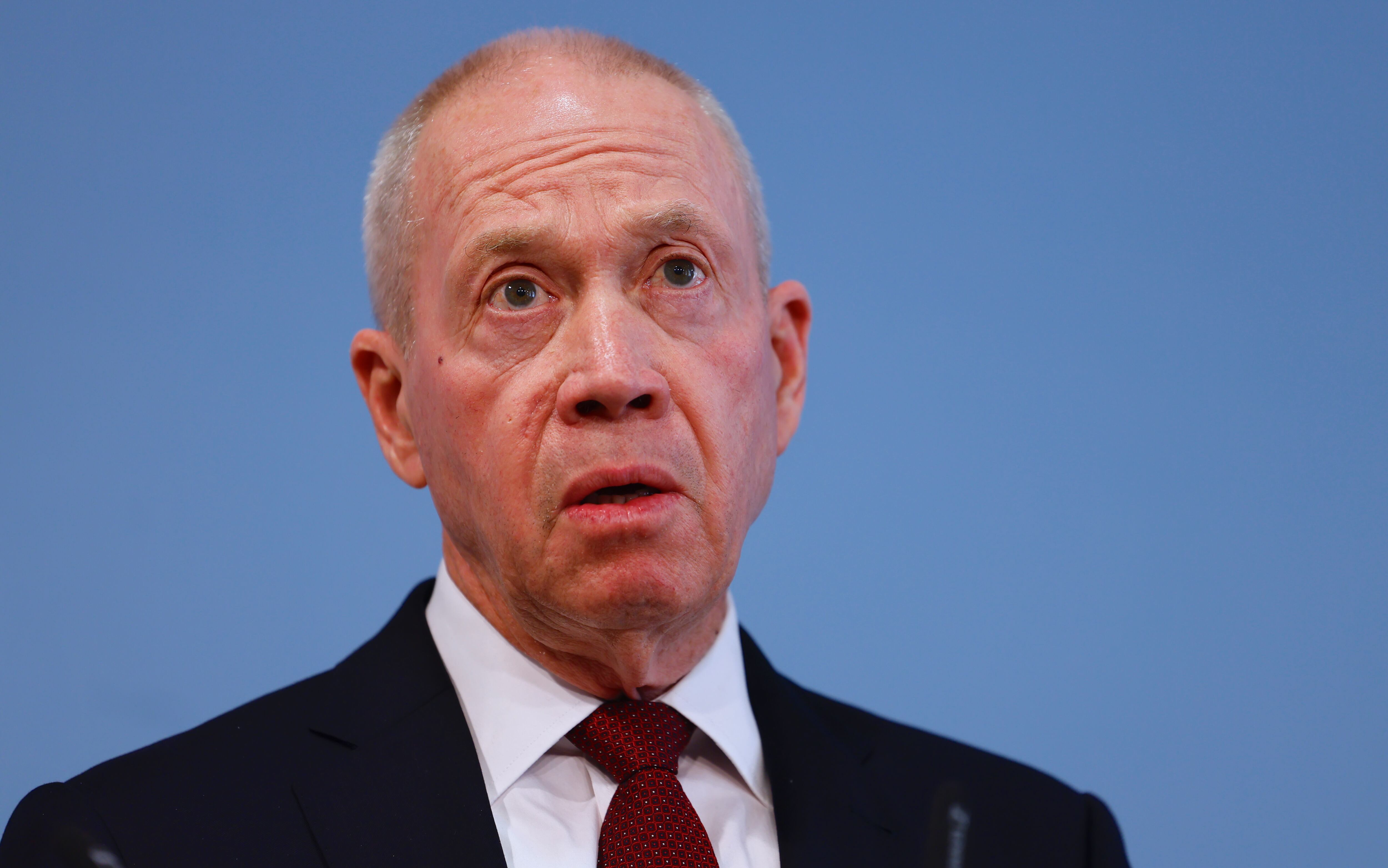 El ministro de Defensa de Israel, Yoav Gallant, ordenó cortar el suministro de energía, combustible y alimentos para la Franja de Gaza. 
(Foto:     EFE/EPA/HANNIBAL HANSCHKE)