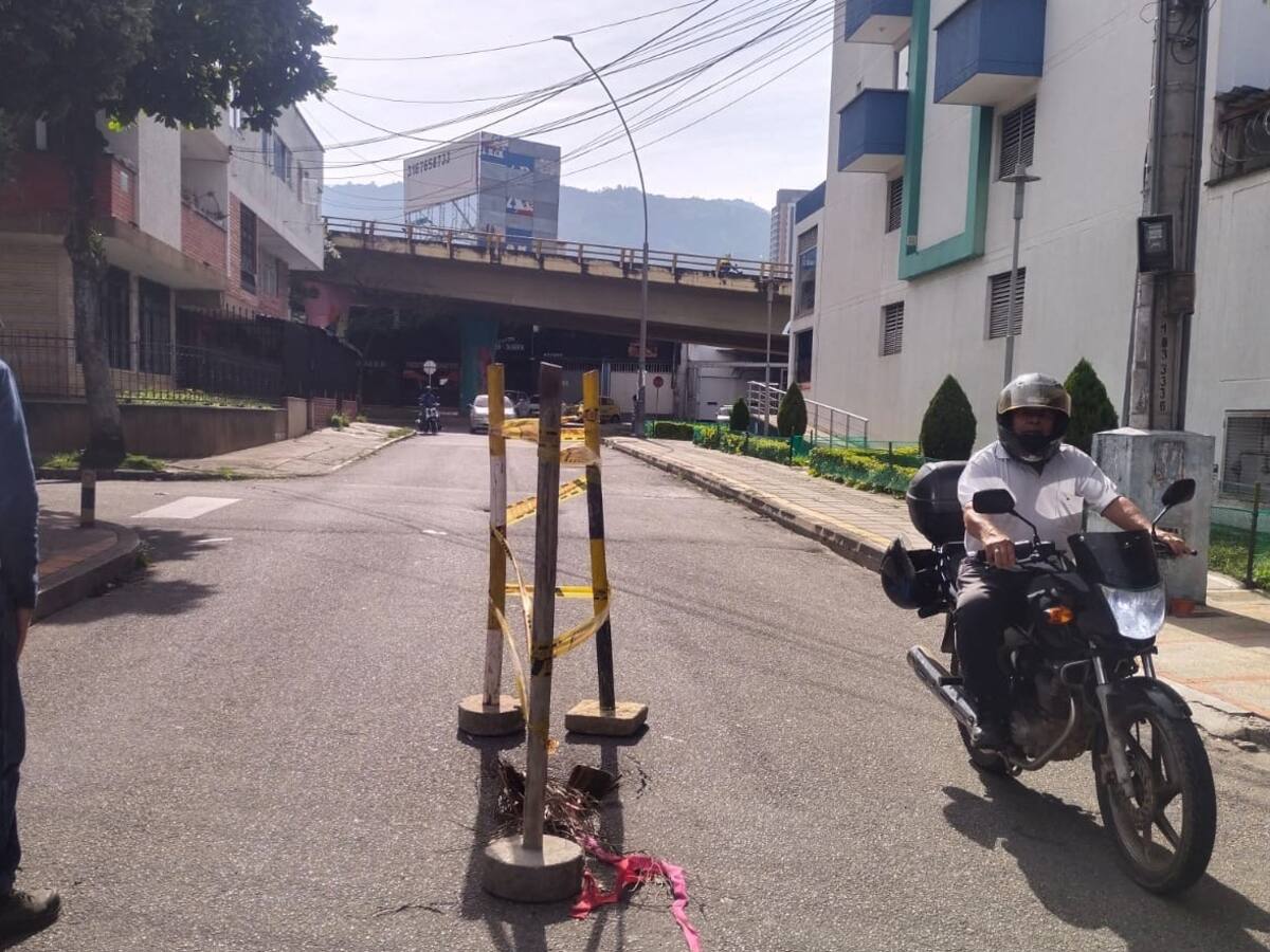 Cierran vía en Bucaramanga por cambio de tuberías con 50 años de antigüedad