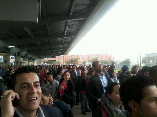 Un herido de gravedad es el saldo que deja hasta el momento protestas en el sistema de Transmilenio.