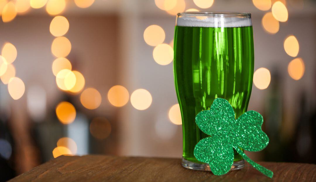 Cerveza verde Día de San Patricio