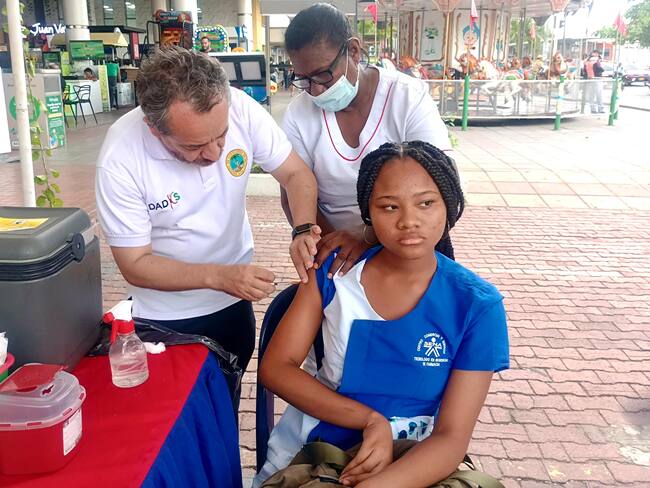 Cartageneros le dijeron Sí a la “vacunatón nocturna”. Se aplicaron 453 biológicos