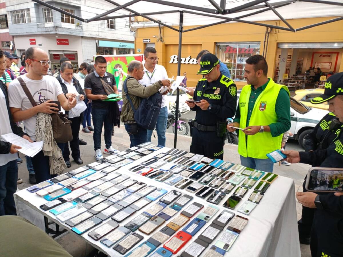 Más de 40 celulares fueron recuperados y entregados a sus dueños en Manizales