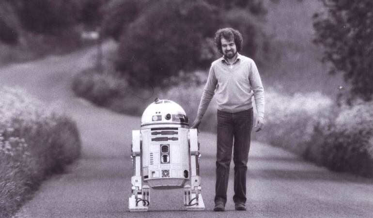 R2 - D2 y su creador.
