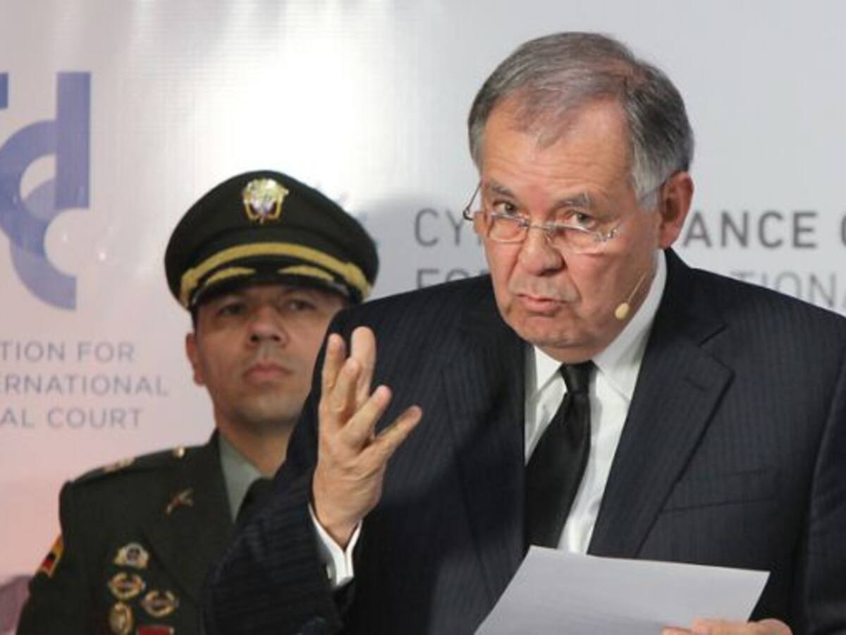 Suspensión de bombardeos da estatutos de inmunidad a las Farc: procurador
