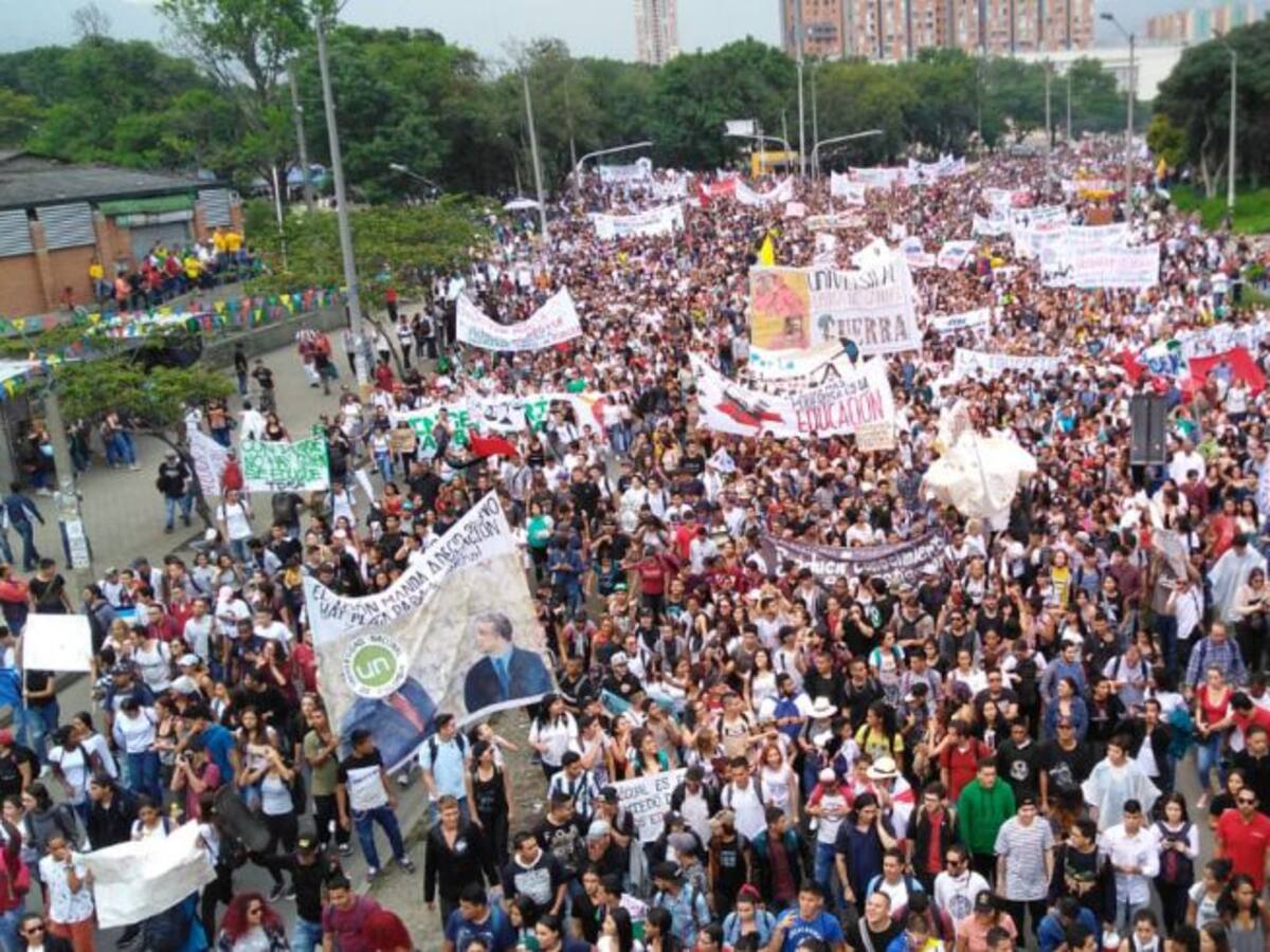 Estudiantes, profesores y centrales obreras marcharán en Medellín