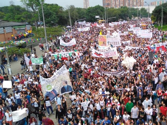 Estudiantes, profesores y centrales obreras marcharán en Medellín