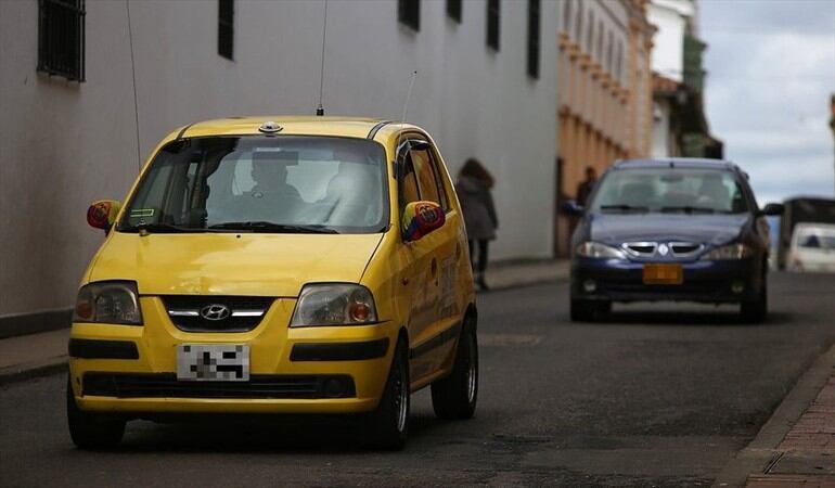¿Qué opina sobre los taxis tipo "zapatico"?. Foto: Colprensa