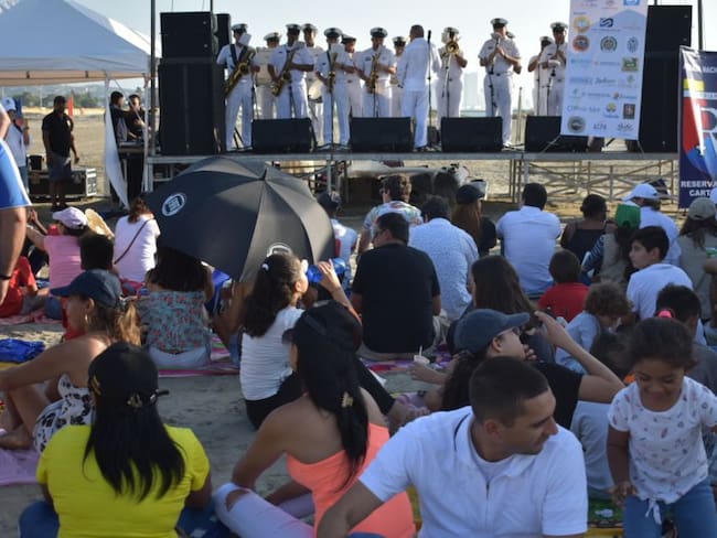 Escuela Naval conmemoró Día Mundial de los Océanos en Cartagena