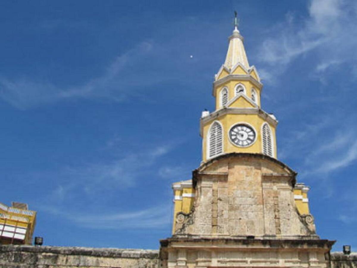 Firmaron contrato para mantenimiento de la Torre del Reloj en Cartagena