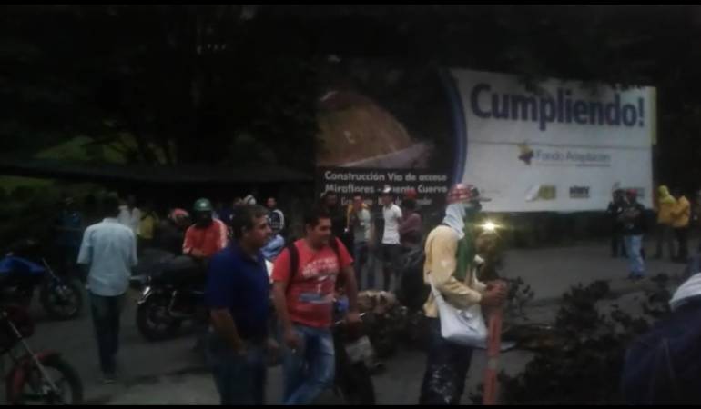 Protesta de trabajadores del proceso de reconstrucción de Gramalote.