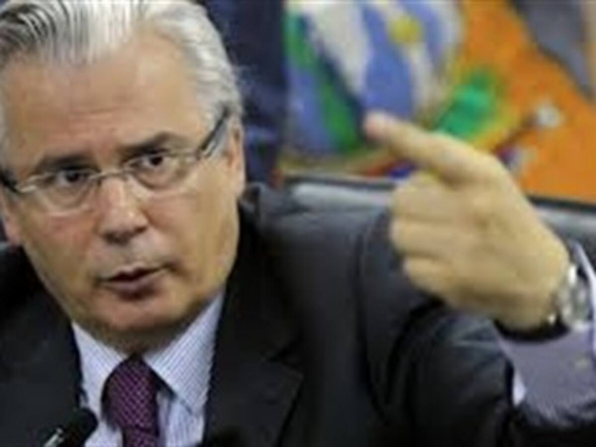 Baltasar Garzón asegura que Uribe no favorece situación en Colombia