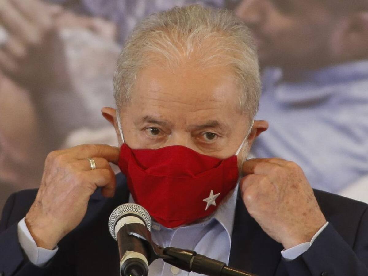 Los brasileños no deben acatar “medidas imbéciles” de Bolsonaro: Lula