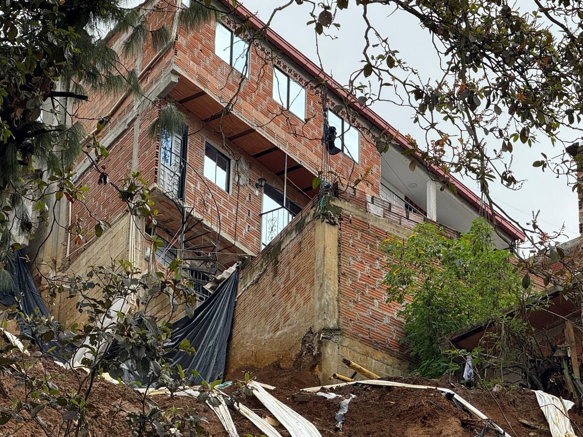 23 edificaciones serán demolidas por alto riesgo de deslizamiento en Villatina