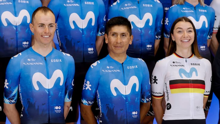 MADRID, 21/12/2023.- Los ciclistas Enric Mas (i), Quintana (c) y Liane Lippert (d) asisten a la presentación del equipo Movistar en Madrid, este jueves. EFE/ Mariscal