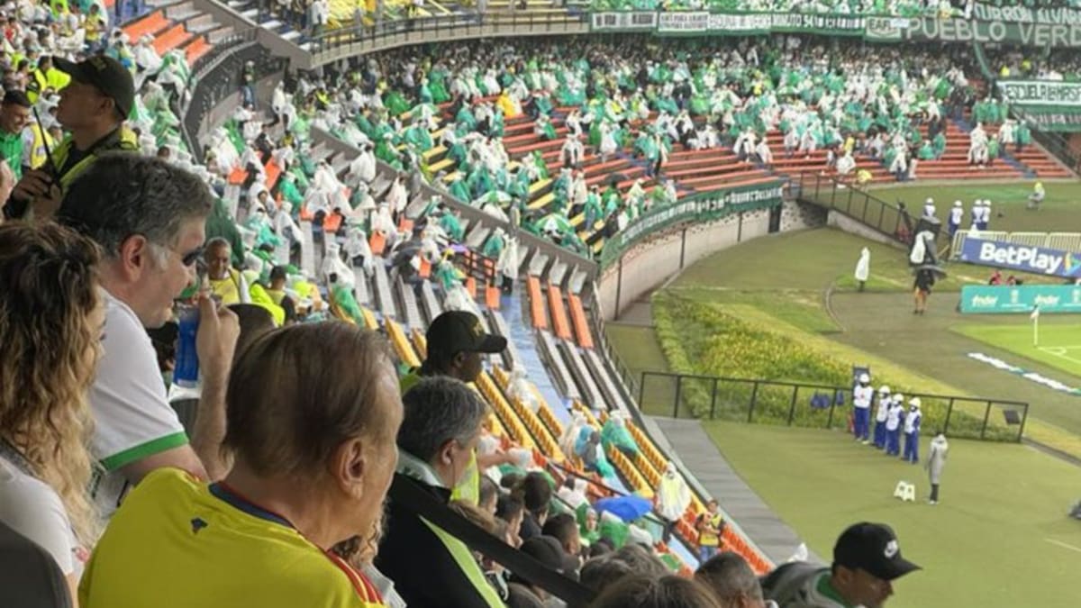 Rodolfo Hernández fue al Atanasio para ver Nacional Bucaramanga