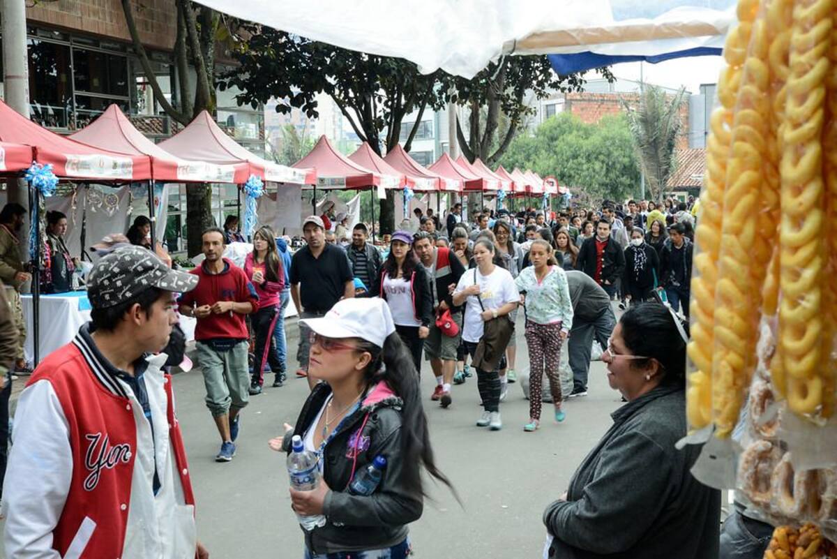 Se han registrado miles de visitantes, un promedio de 3.000 personas por hora, es decir unos 50 personas por minuto. Se espera que el total de las visitas sea alrededor de 65.000.
