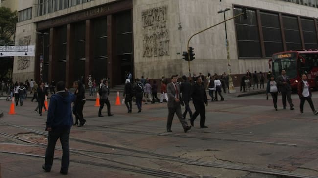 De acuerdo con los financieros de mercado, la inflación anual para el cierre de 2016 seguirá desacelerándose y llegaría a 5,7%. Foto: Colprensa