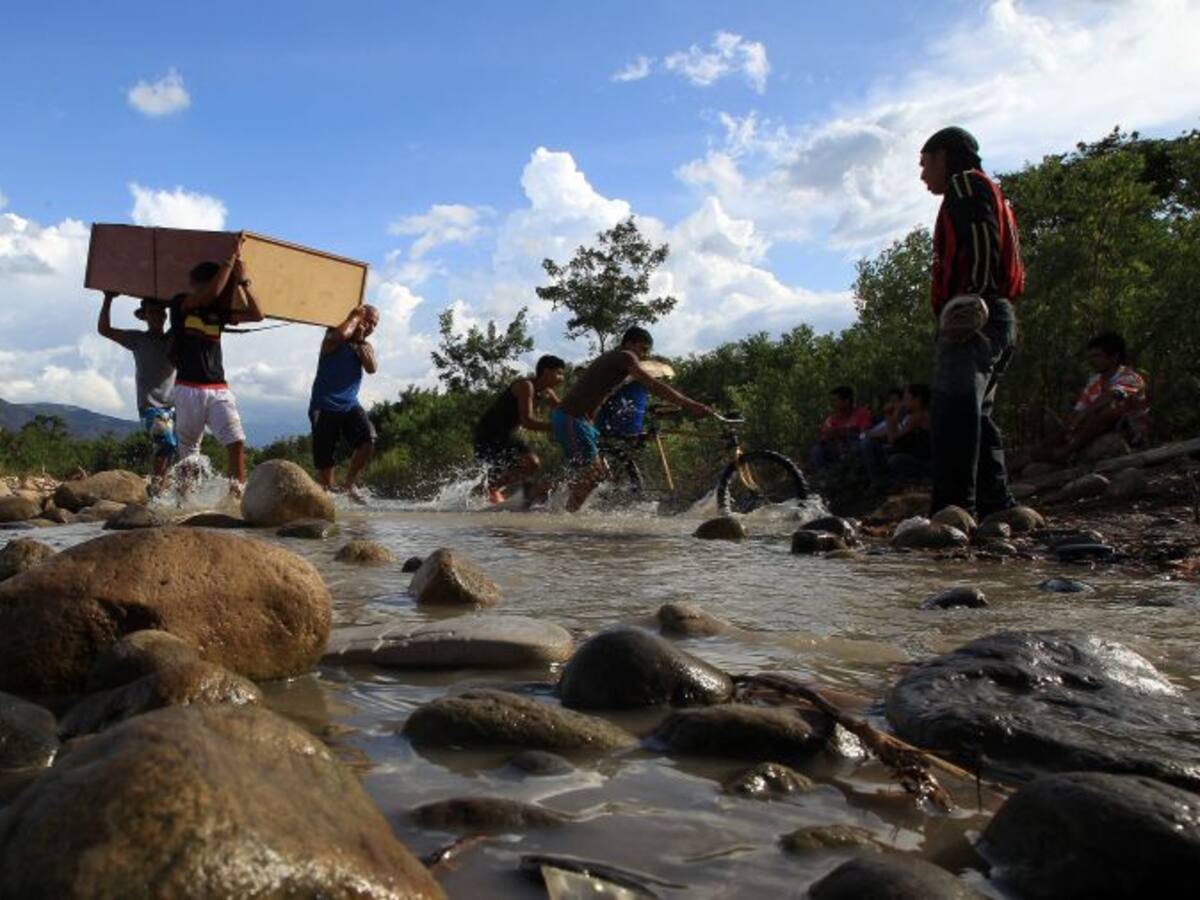 Distrito prepara decreto para atención a deportados de Venezuela