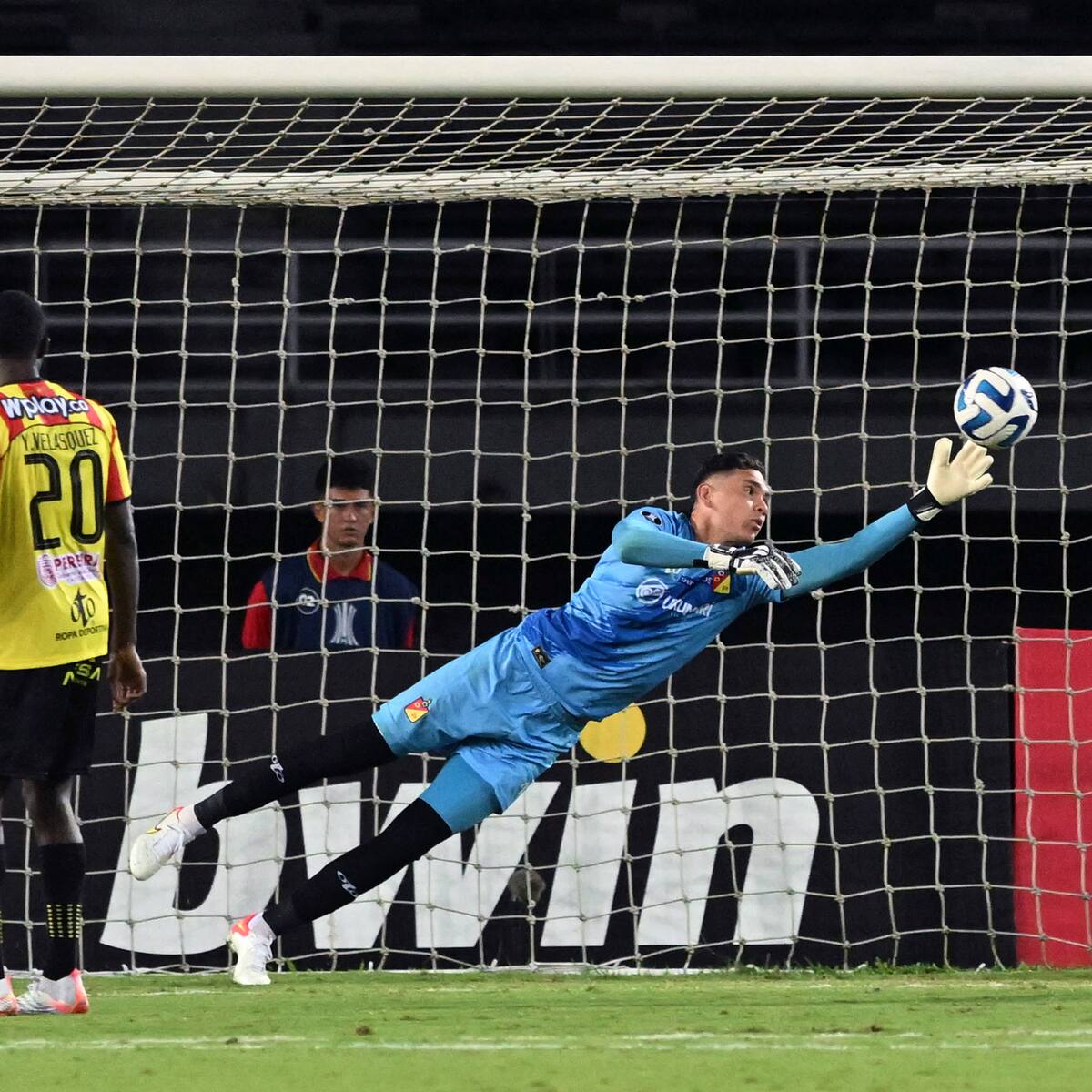 Aldair Quintana reforzaría el arco del Atlético Bucaramanga
