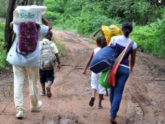 Combates obligaron desplazamiento de 40 familias en Arenal, sur de Bolívar: Gobernación
