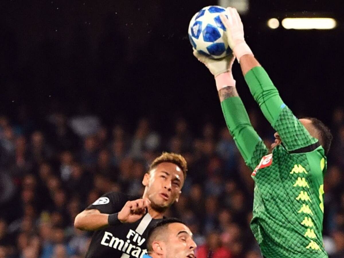 Ospina y dos invictos frente al PSG con Napoli