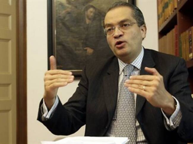 “Gobierno respeta a la oposición y espera investigaciones”: Mininterior a Robledo