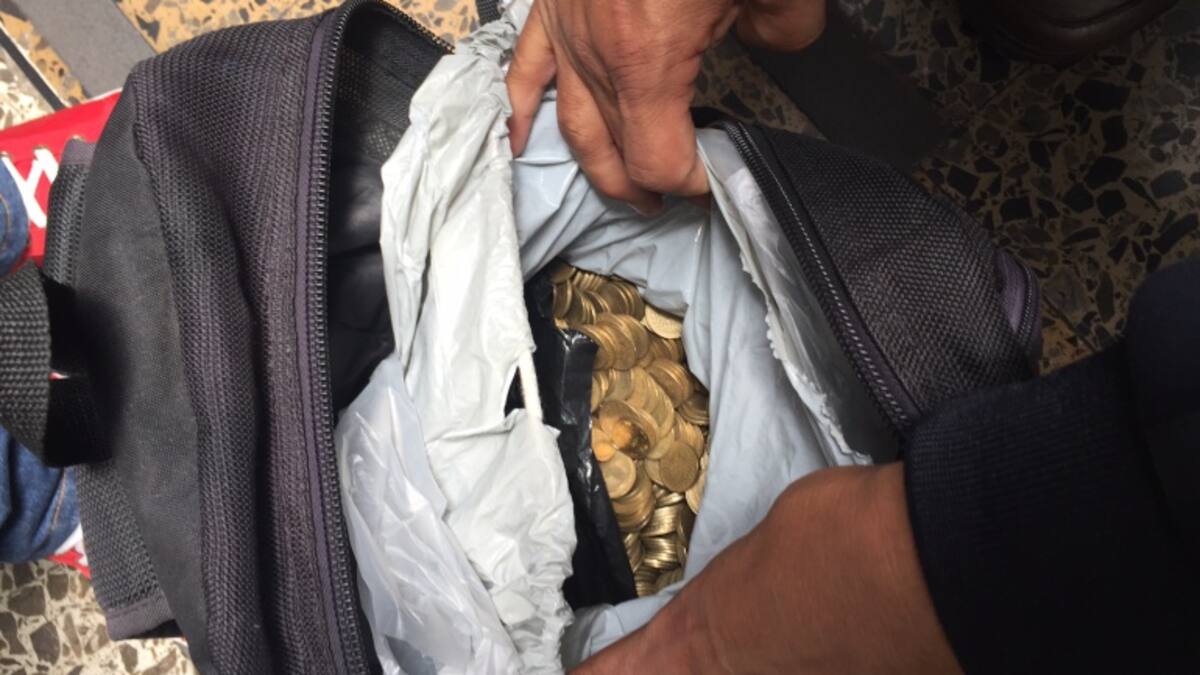 En Sogamoso capturaron a un hombre que engañaba a la gente con el juego ‘encuentre la bolita’