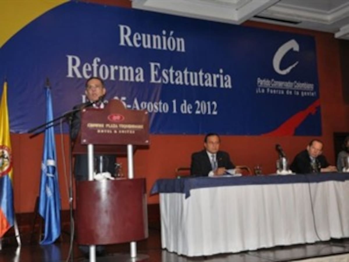 Conservadores piden celeridad en los diálogos entre el Gobierno y Farc
