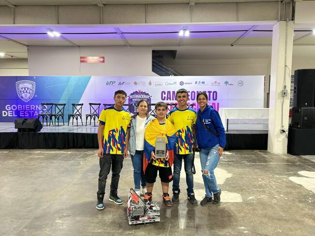 Grupo Spixers ganadores The Best Robotics en México. Foto: cortesía.