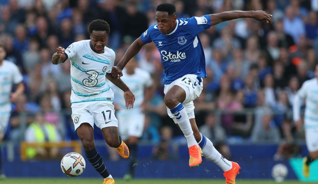 Yerry Mina antes de lesionarse en su juego ante el Chelsea. 