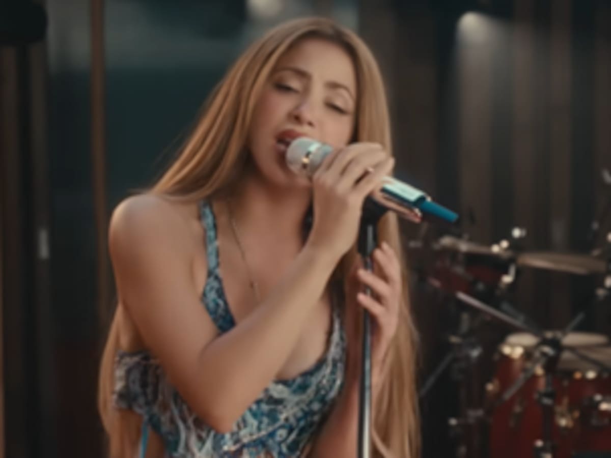 Shakira celebra 20 años de ‘Fijación Oral’ y rompe récords con su gira mundial