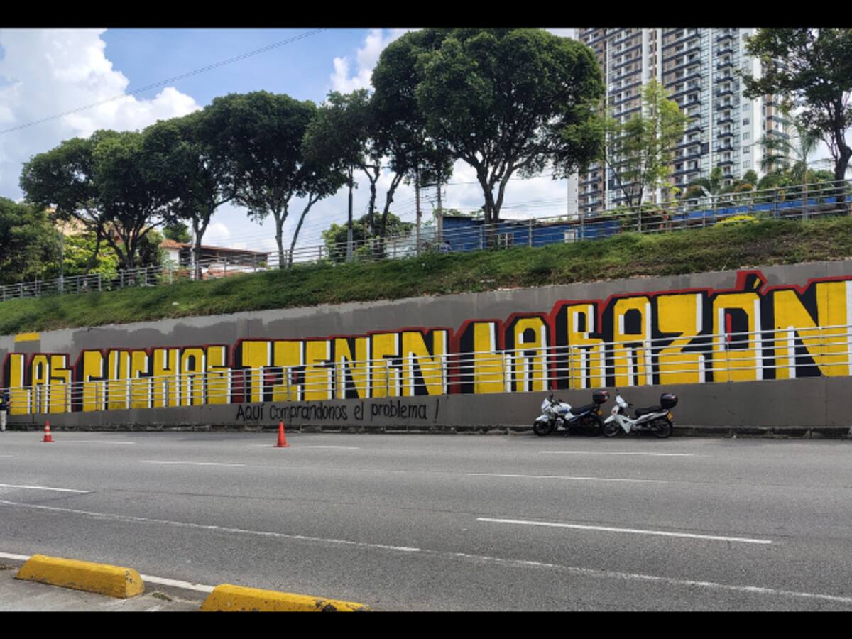 Volvieron a pintar el mural de ‘Las Cuchas Tienen La Razón’ en Bucaramanga