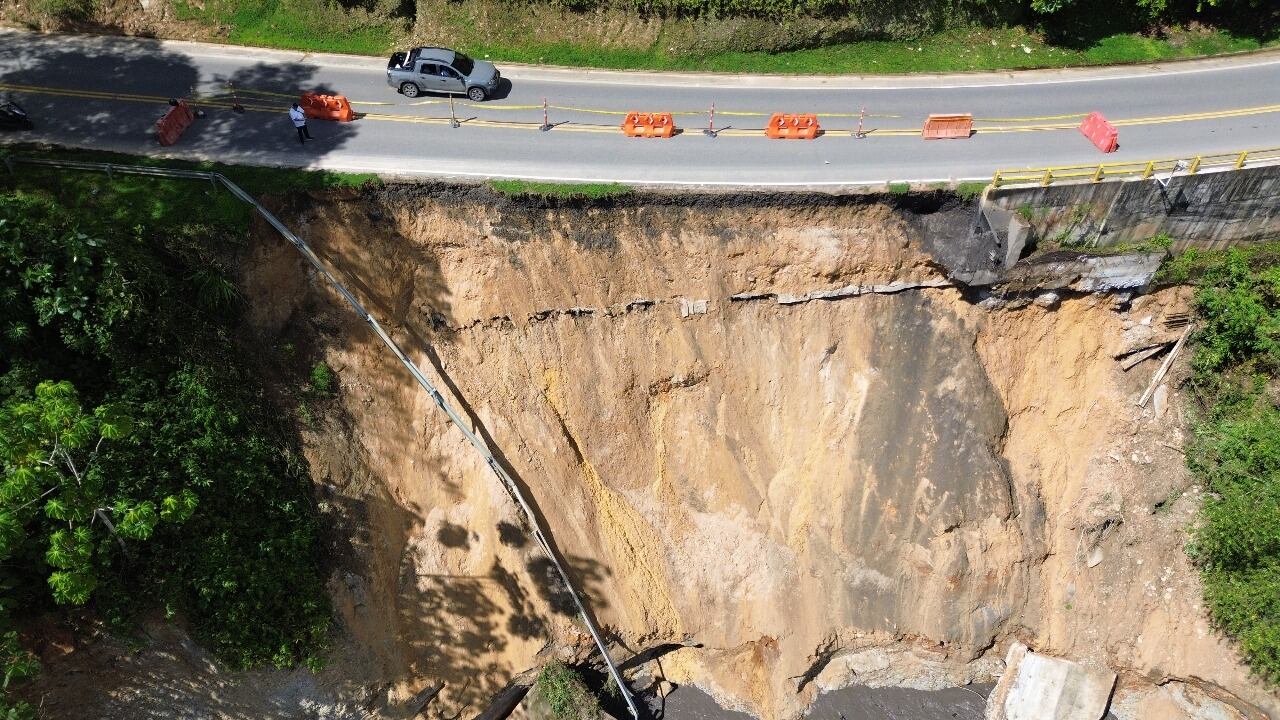 Comunidades y veedurías de la Transversal del Sisga reiteran que la vía no cumple con las condiciones técnicas. Foto: Suministrada
