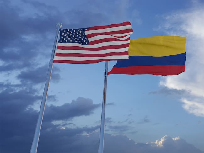 Banderas de Estados Unidos y Colombia. Foto: Getty Images.