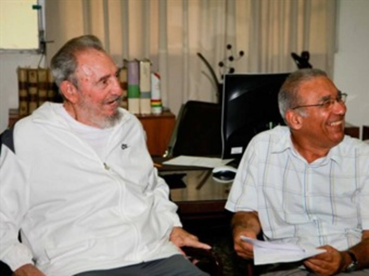 Fidel Castro reaparece en momento marcado por proceso de liberación de presos