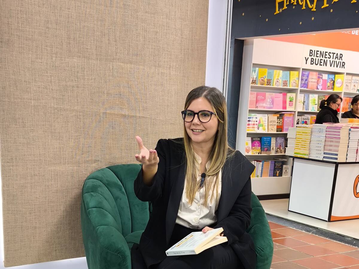 “Cuando el amor viaja en canoa”, primer relato de la periodista cartagenera Yuli Sáenz en la FILBO