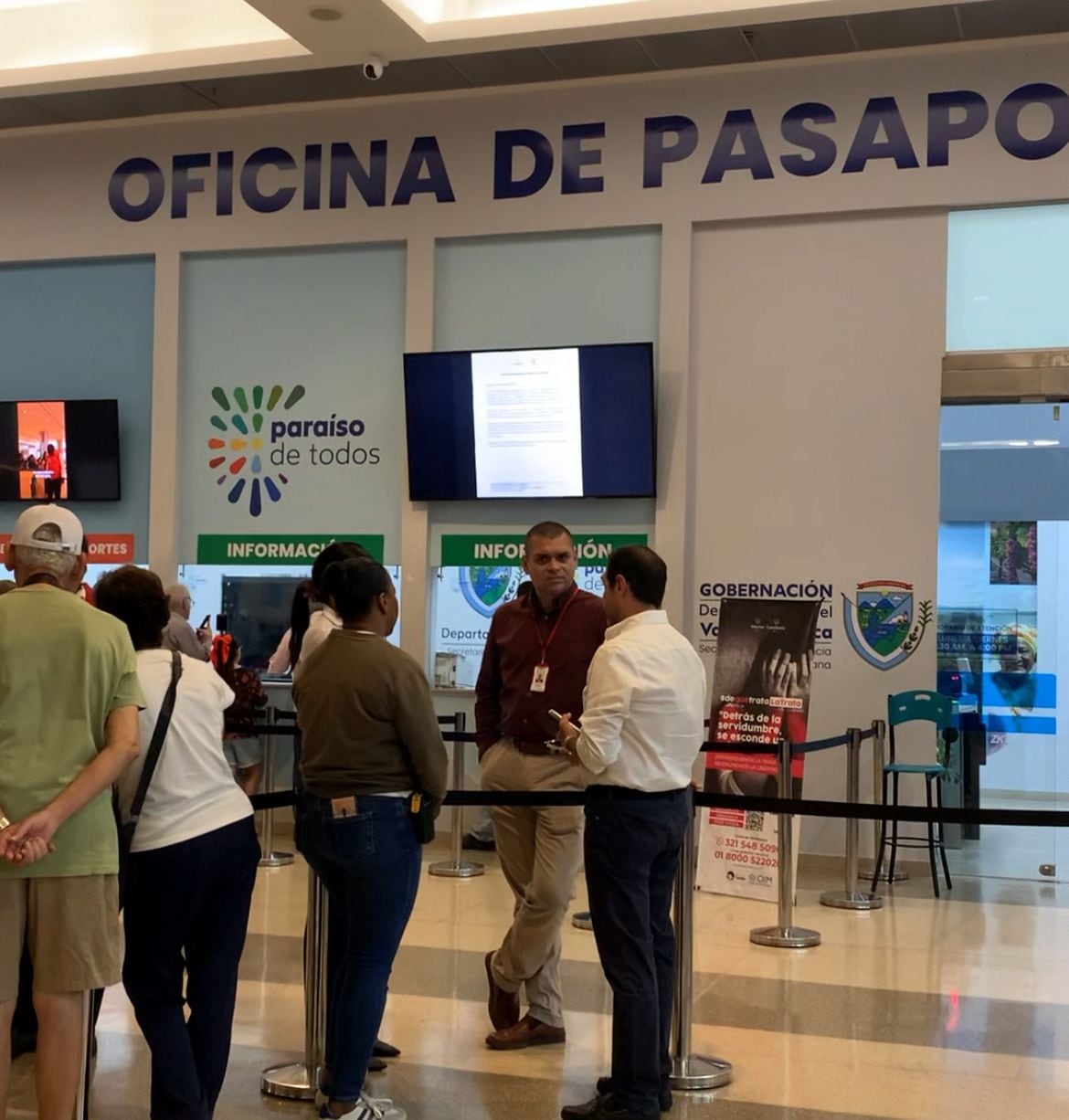Molestia en Cali por suspensión de trámites de pasaportes.