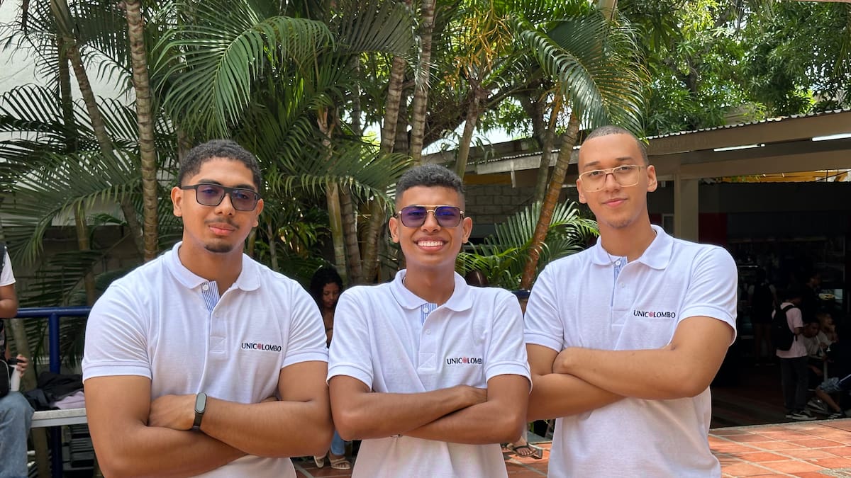 Estudiantes de Unicolombo ganan hackathon de inteligencia artificial en Cartagena