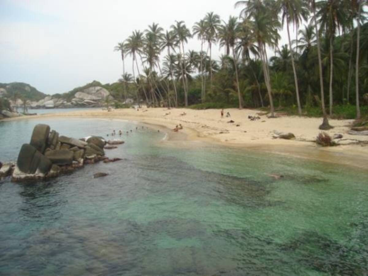 El Cabo de la Vela es uno de los sitios turísticos más visitados en Colombia, por su gran diversidad cultural, la calidez de su gente y en especial por lo mágico de sus paisajes y la degustación de sus deliciosas viandas típicas.