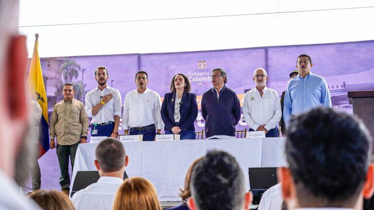 Visita del presidente de Colombia Gustavo Petro al proyecto Aerocafé en diciembre de 2024