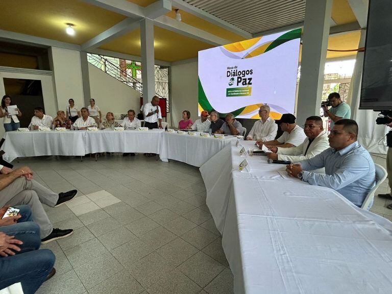 Gobierno y Coordinadora Nacional Ejército Bolivariano