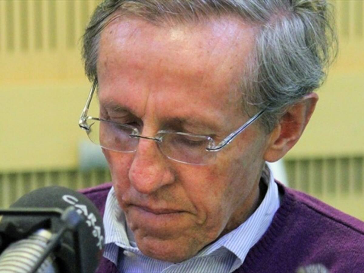 Senador Navarro propone que sociedad ponga plazo límite para la negociación
