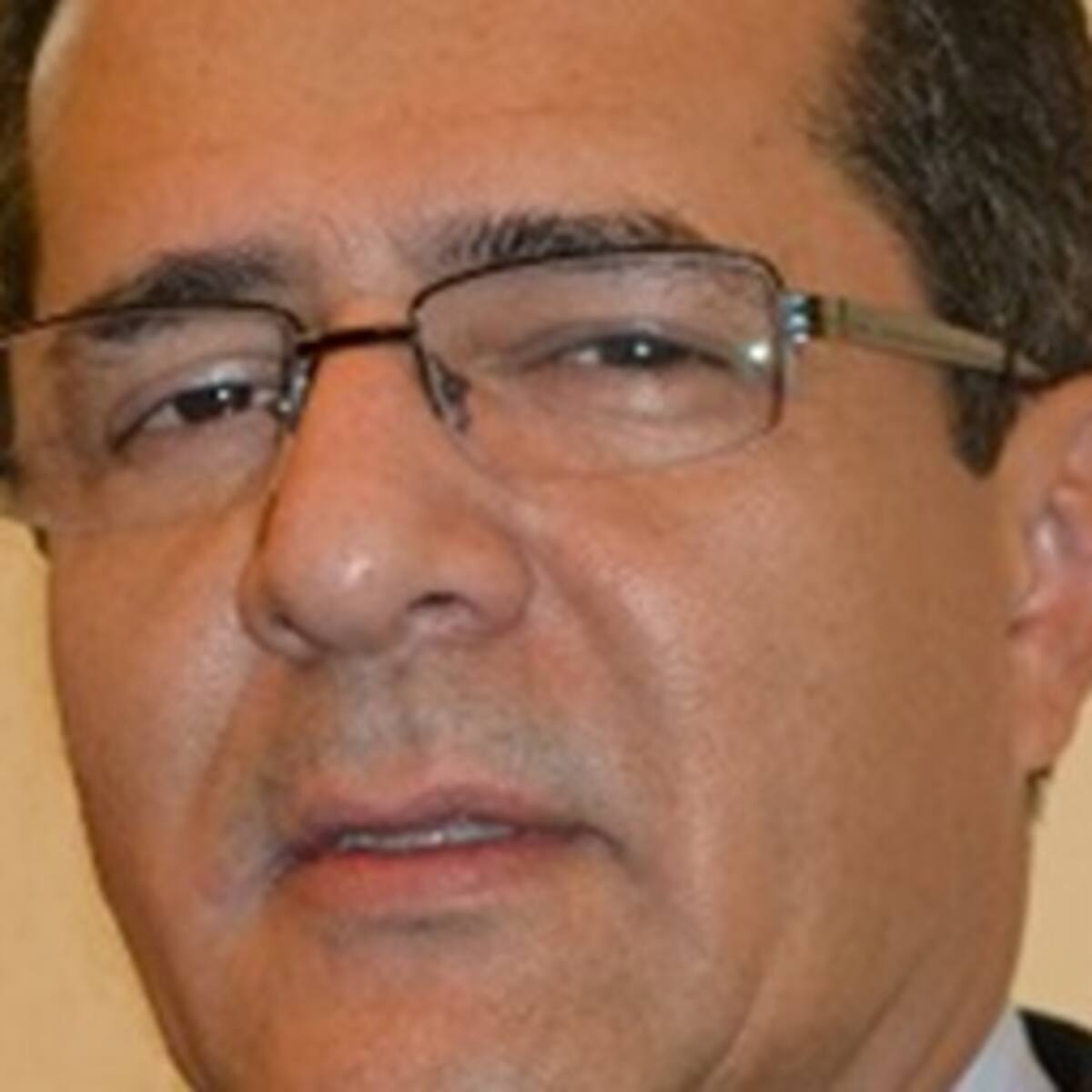Murió Carlos Arturo Piedrahíta, exrepresentante a la Cámara y director jurídico de Antioquia