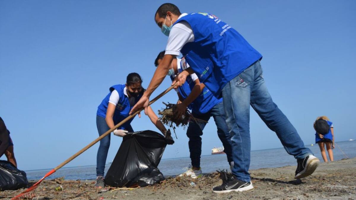Mal manejo de residuos sólidos afecta a las bahías de Santa Marta