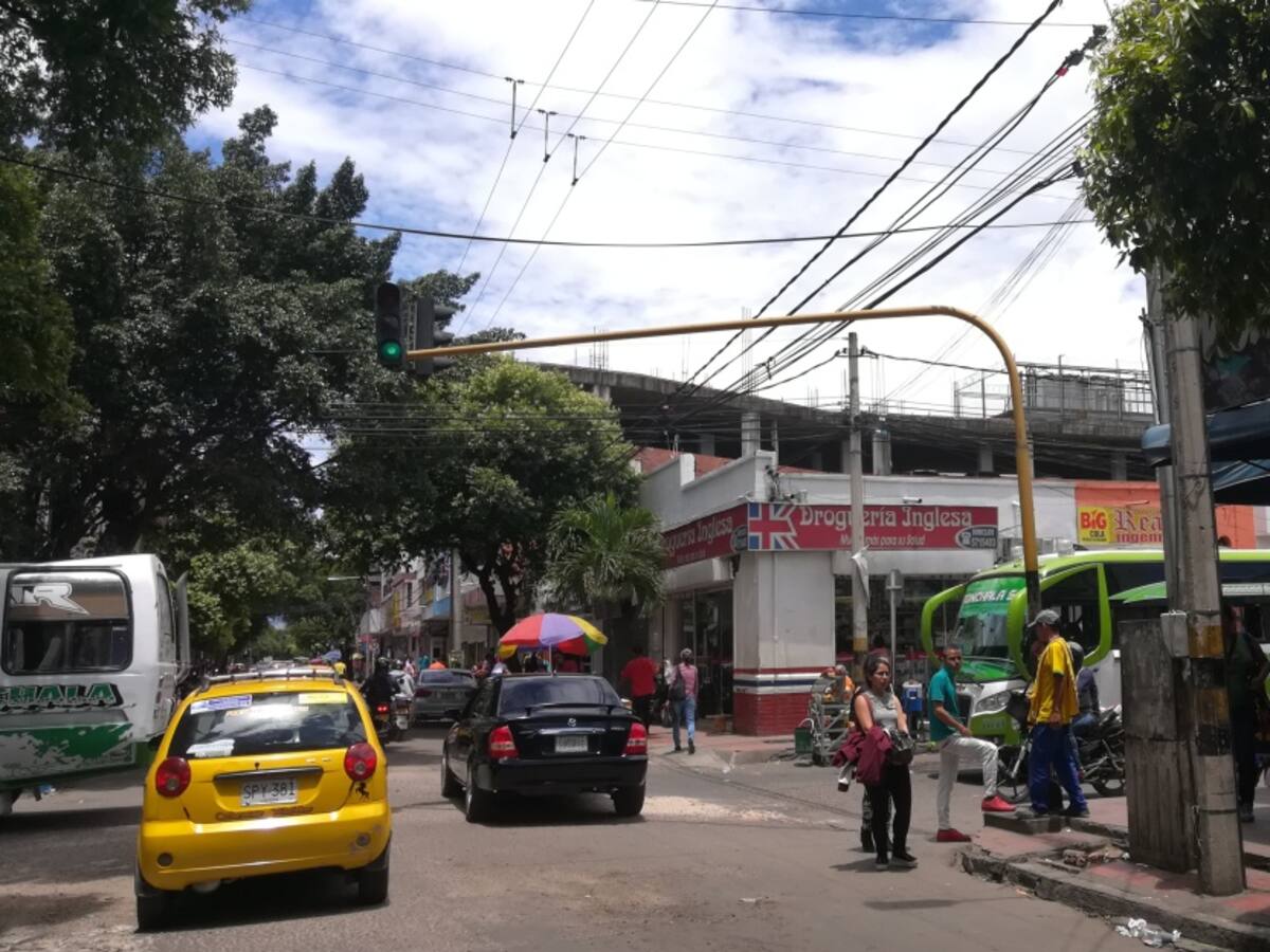 Comerciantes empiezan abrir sus puertas