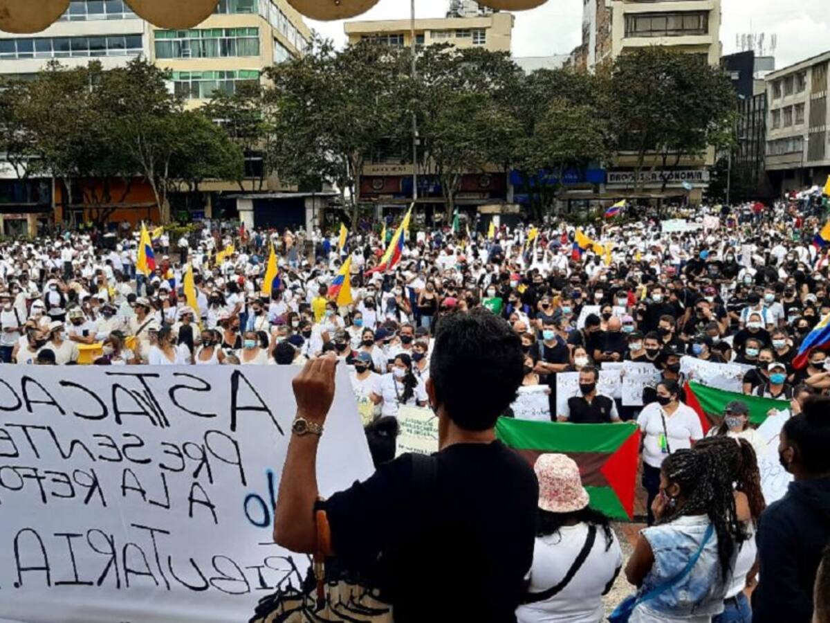 Día del trabajador en Armenia, multitudinaria participación en paz