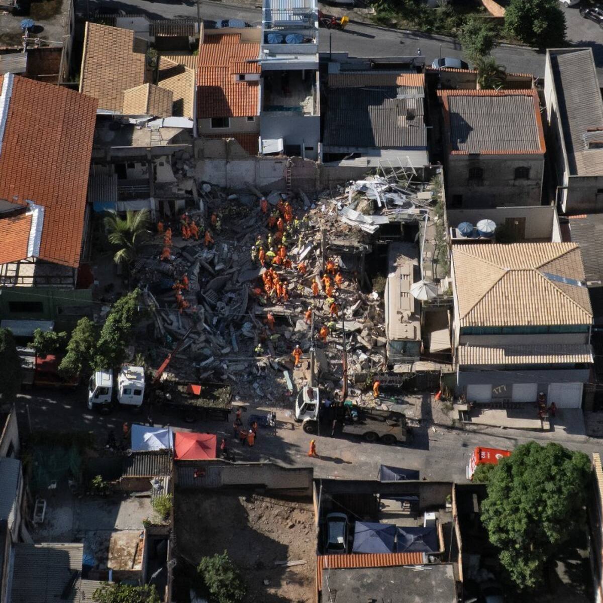 Suben a 12 los muertos por derrumbe de residencia de ancianos en Brasil