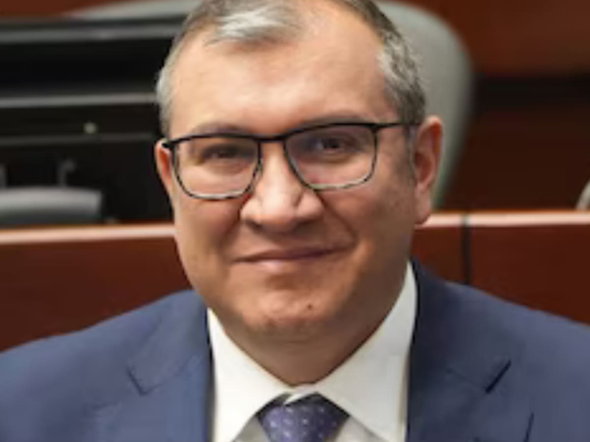 ¿Quién es el nuevo magistrado de la Corte Constitucional y qué magistrados salen en 2025?