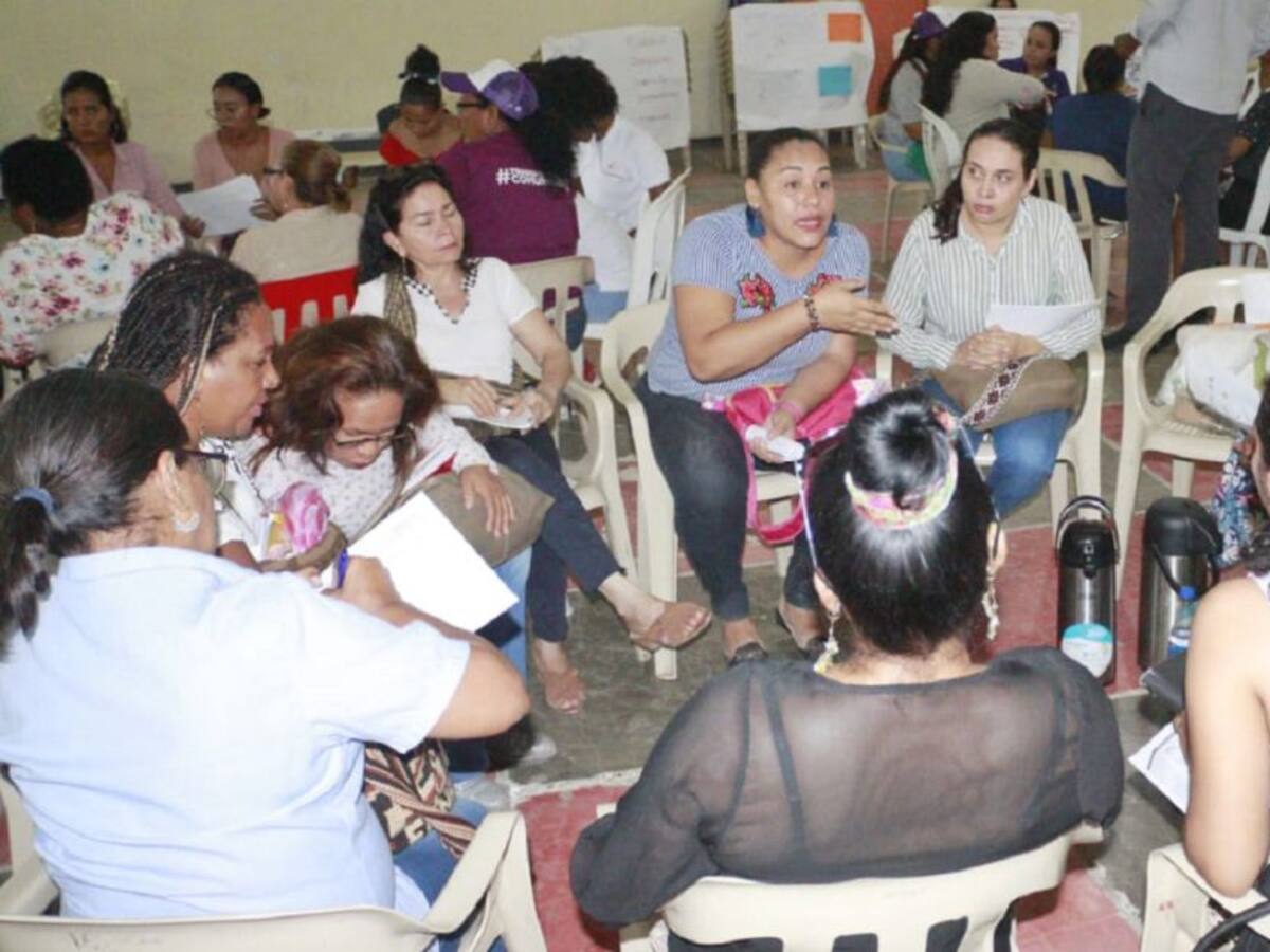 Exitosa mesa de mujeres para construir el Plan de Desarrollo en Cartagena